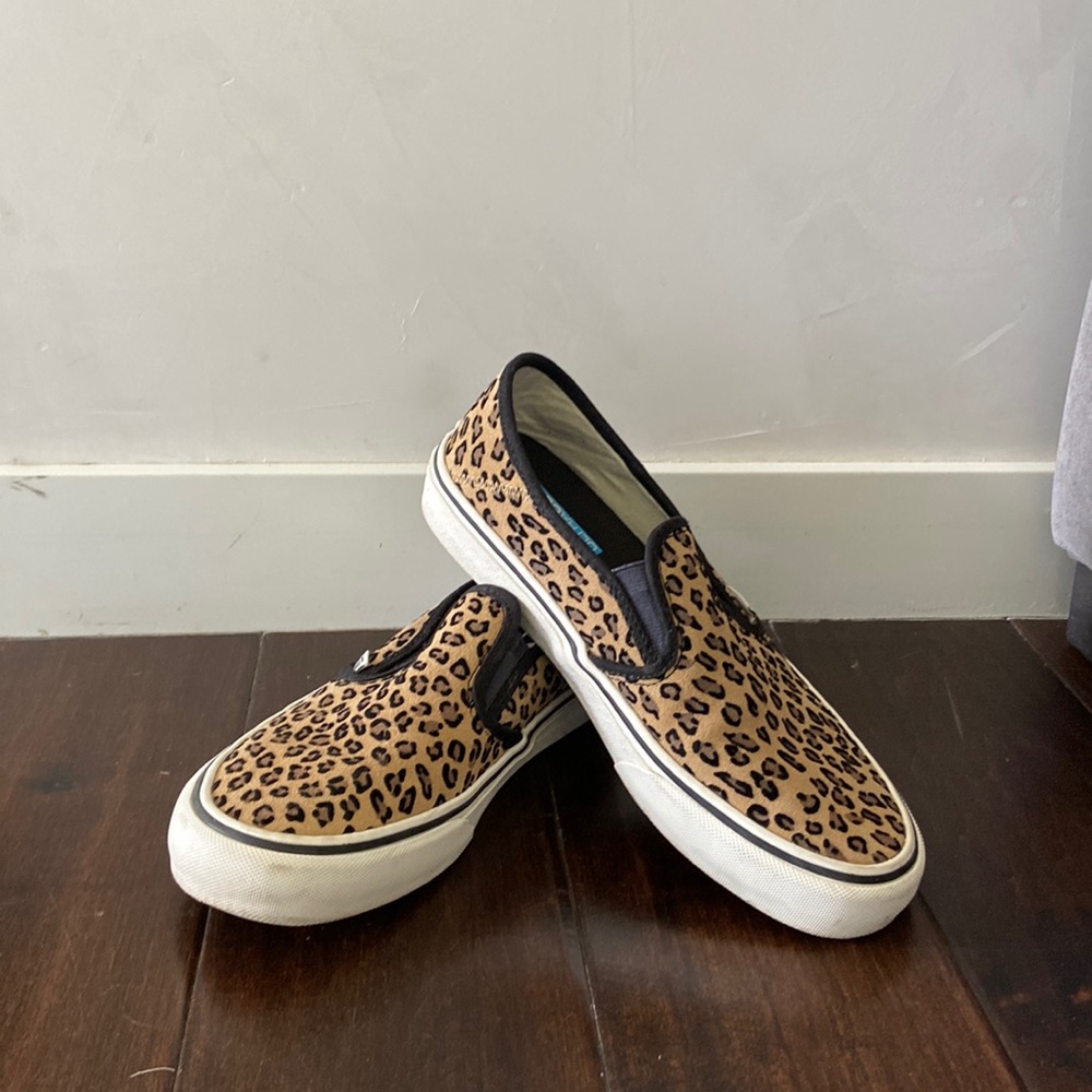 Vans slip on leopard print skateboard shoes